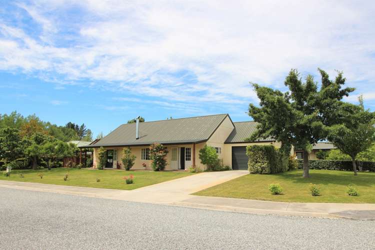 2 Fir Close Alexandra_18