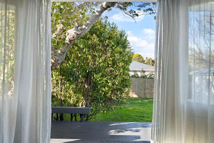 15 Chatham Avenue Mount Albert_18