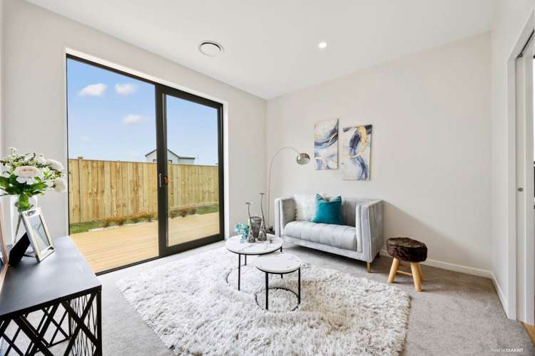 16 Headsail Drive Long Bay_15