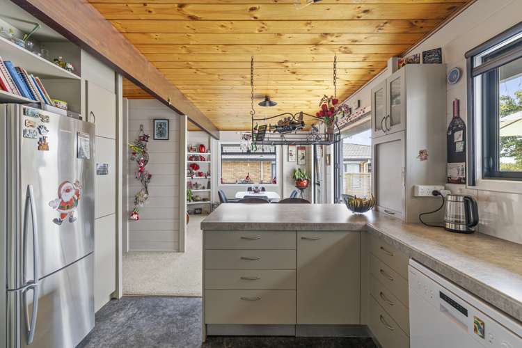 184 Tukapa Street Westown_18