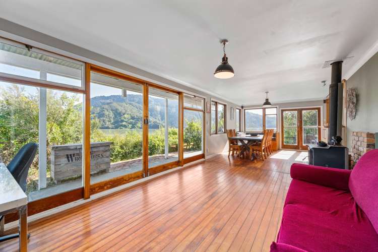 948 Queen Charlotte Drive_0