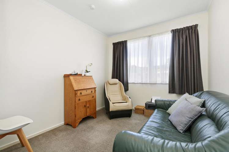 15 Kerepehi Grove Wainuiomata_11