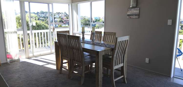 2/401 East Coast Road Mairangi Bay_9