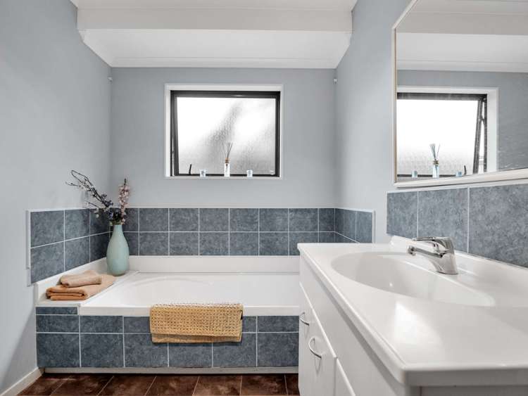 2 Saxon Woods Drive Rototuna North_18