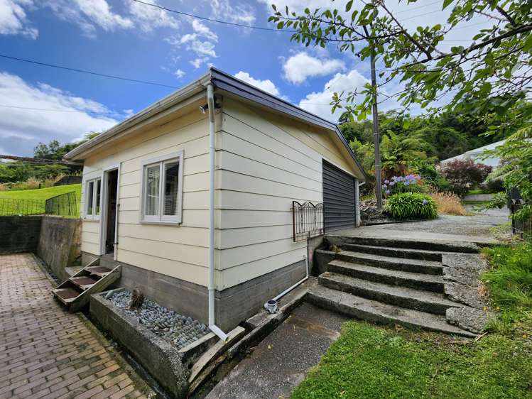 56 Spring Street Greymouth_24