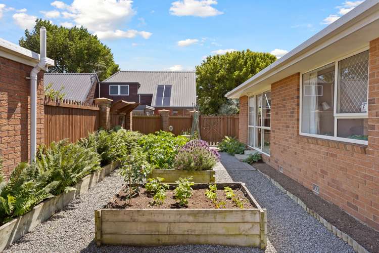 2/35 Avonhead Road Avonhead_17