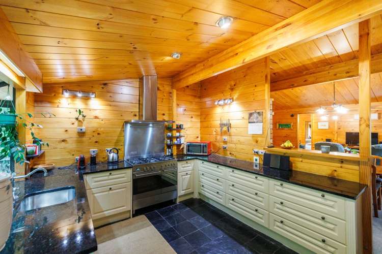 11 The Bush Track Aokautere_17