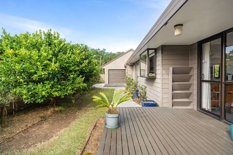 98 Fairway Drive Te Kamo_24