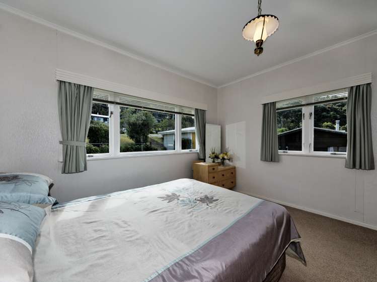1117 Huia Road Huia_9