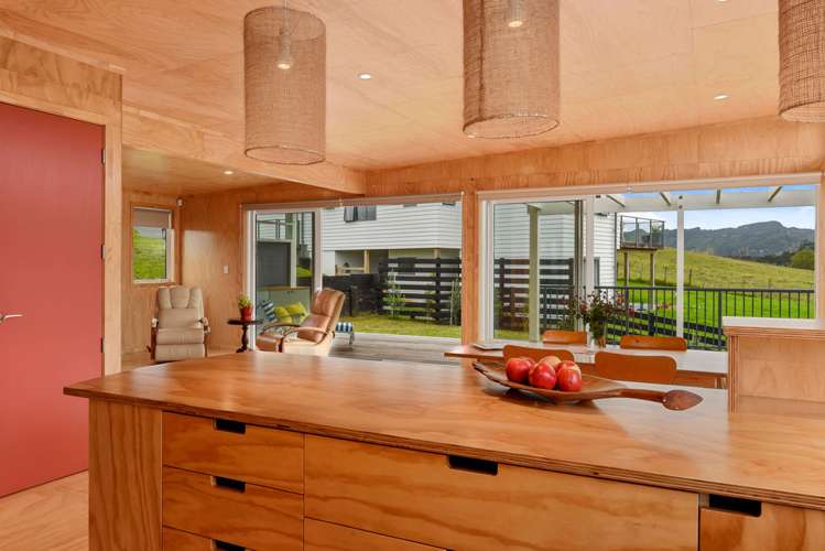 19 Laly Haddon Place Matakana_5