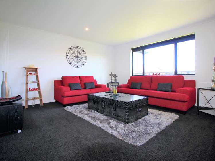 27 Plescher Crescent Leamington_13