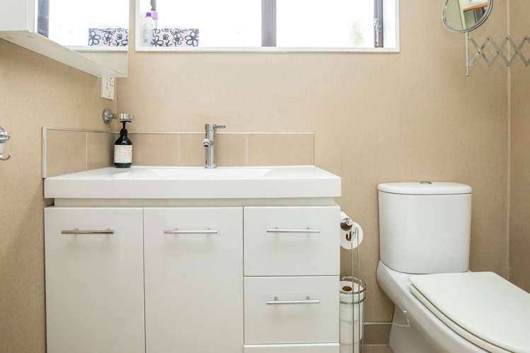 2/347a Church Street West End_12