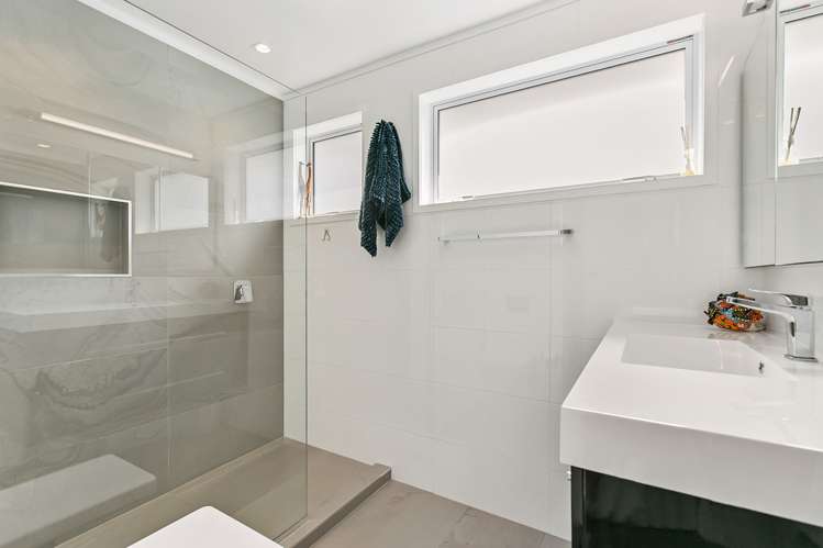 11 Koru Street Mangere Bridge_15