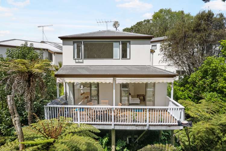 2/12 Herons Way Northcote_15