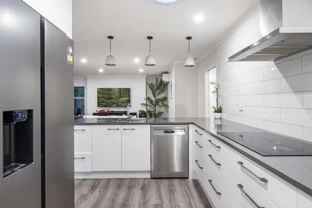 19 Puhirake Crescent Pyes Pa_2