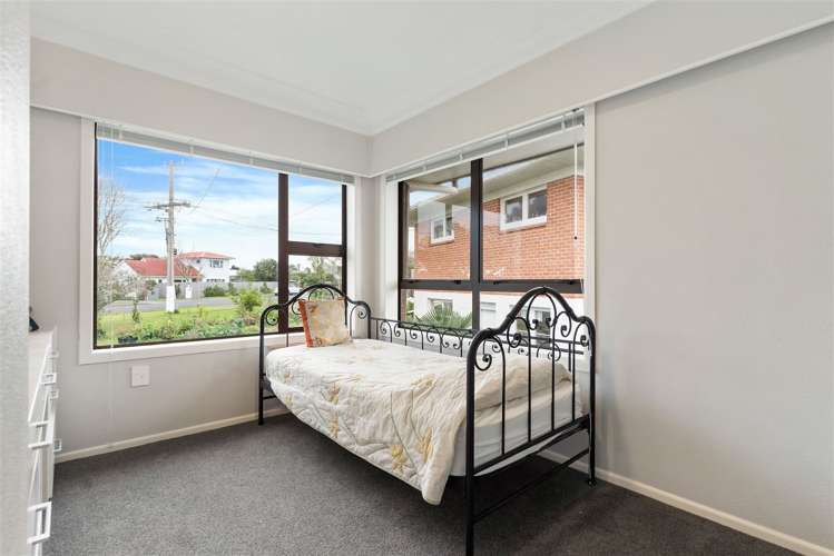 37 Toroa Street Torbay_17