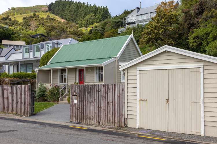 257 Beach Road Akaroa_3