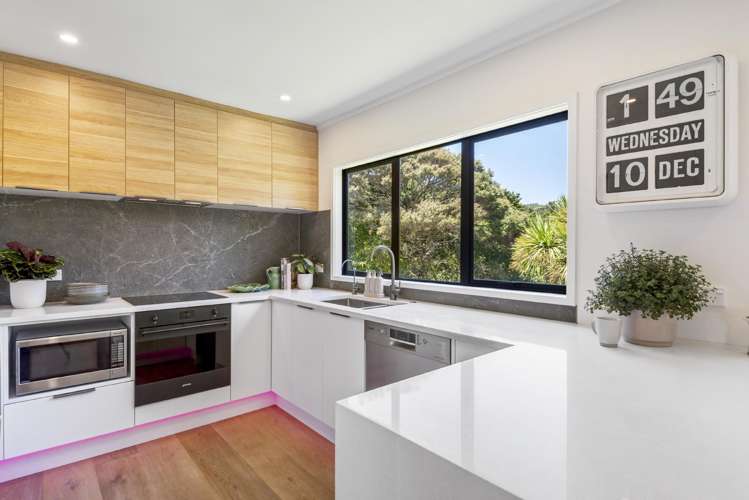 8 Poaka Place Beach Haven_3