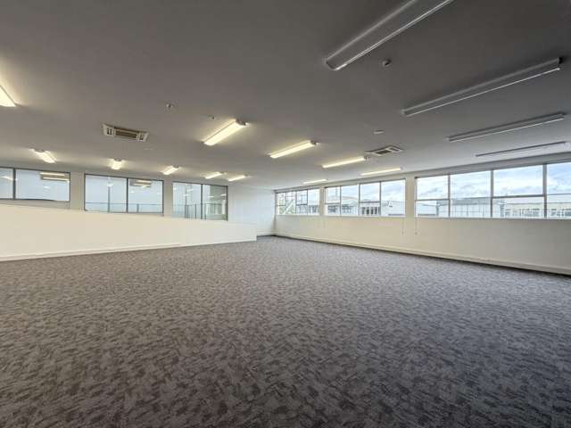 12-26 Te Heuheu Street Town Centre_4