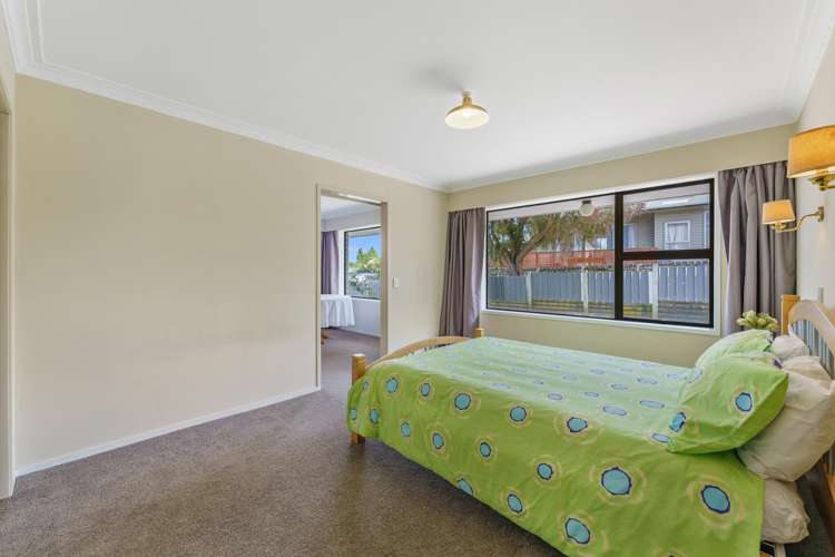 2/8 Tamatea Road Taupo_9