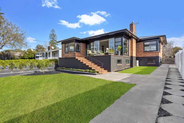 Renovated Family Oasis on 809m²