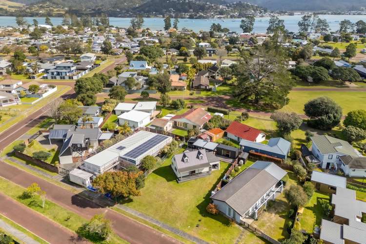 5 McCall Ave Pauanui_17