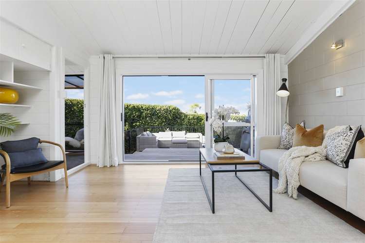 1/23a Gladstone Road Northcote_8