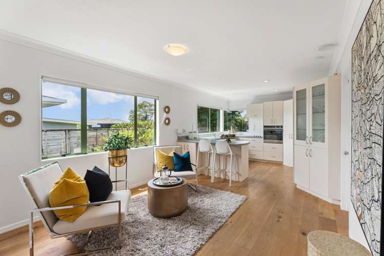 9a Bradbury Road Botany Downs_6