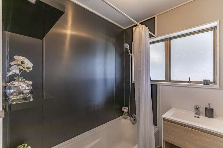 243 Flaxmere Avenue Flaxmere_8