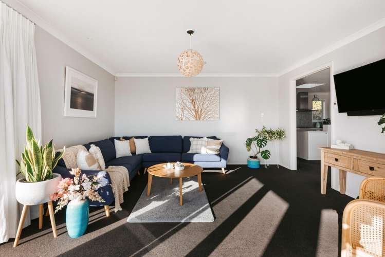 40 Broadwater Close Pyes Pa_24