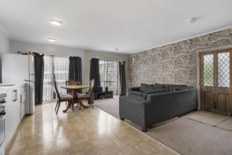 305 Roscommon Road Clendon Park_13