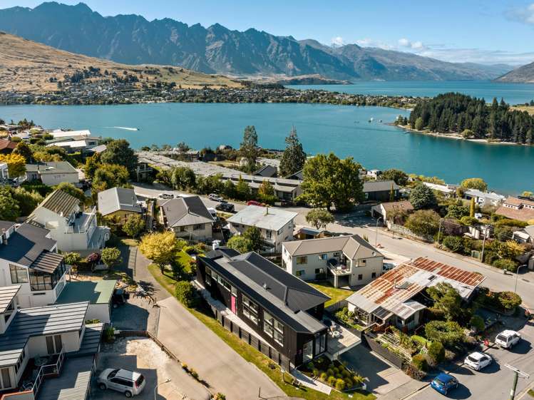 3 Panorama Place Queenstown_35
