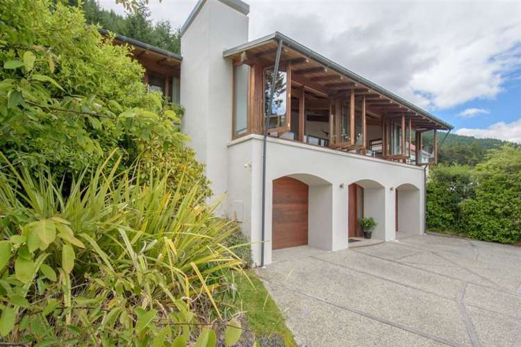 143 Wynyard Crescent Fernhill/Sunshine Bay_31