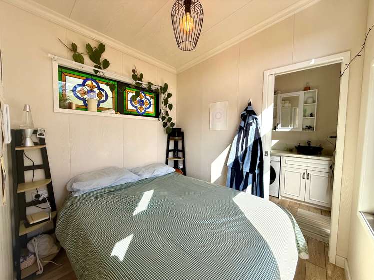 10 Cross st Raglan_7