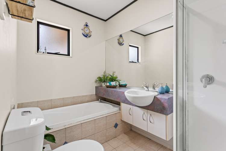 38 Ksenia Drive Flat Bush_11