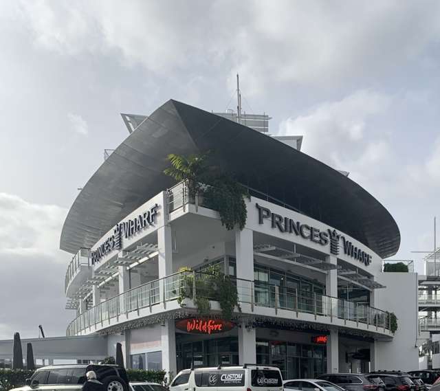 Prime Waterfront Retail – 139 Quay Street