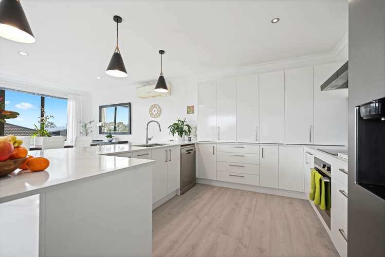 57 Somerton Drive Huntington_10