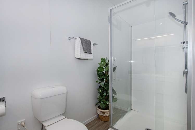 24 Riverside Drive Riverside_9