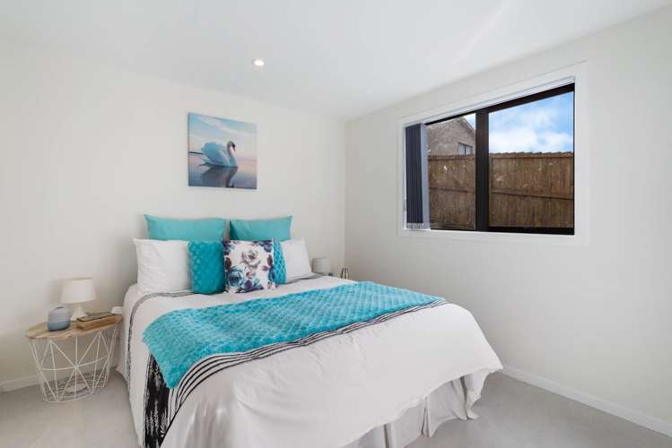 120 Golf Road New Lynn_13