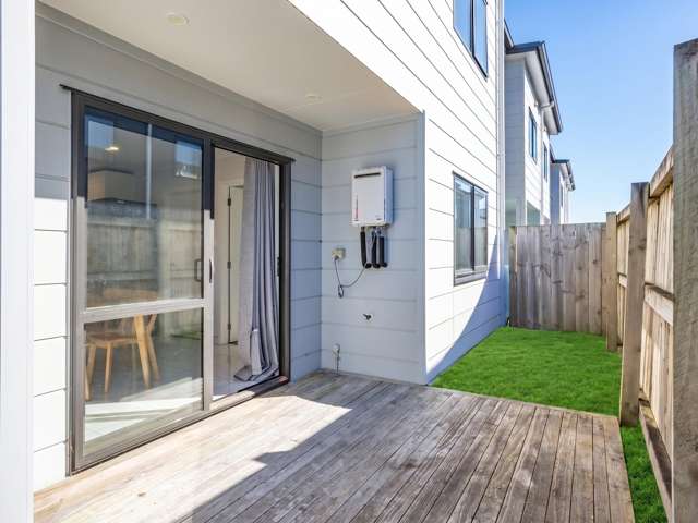 1/105 Knighton Road Hillcrest_2