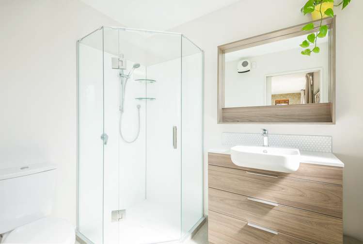 64 Travis Country Drive Burwood_13