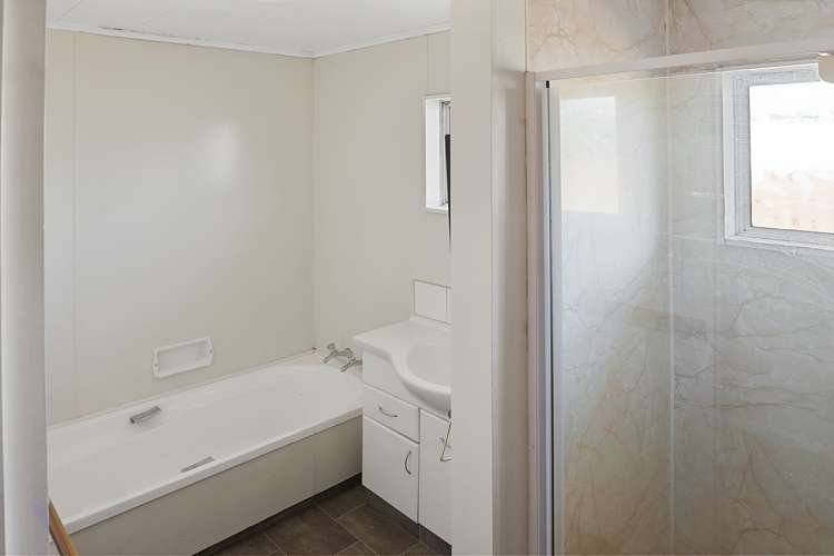 5b Lord Auckland Road Wakefield_8