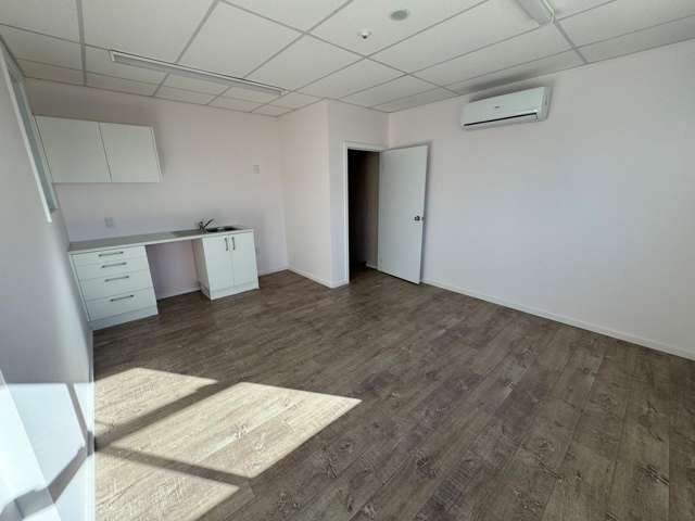 2/129 Ingram Road Rukuhia_3