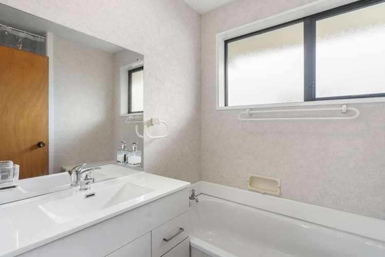 84 Dunbarton Street Redwood_13