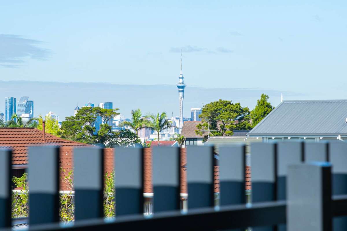 4/128 Onewa Road_4