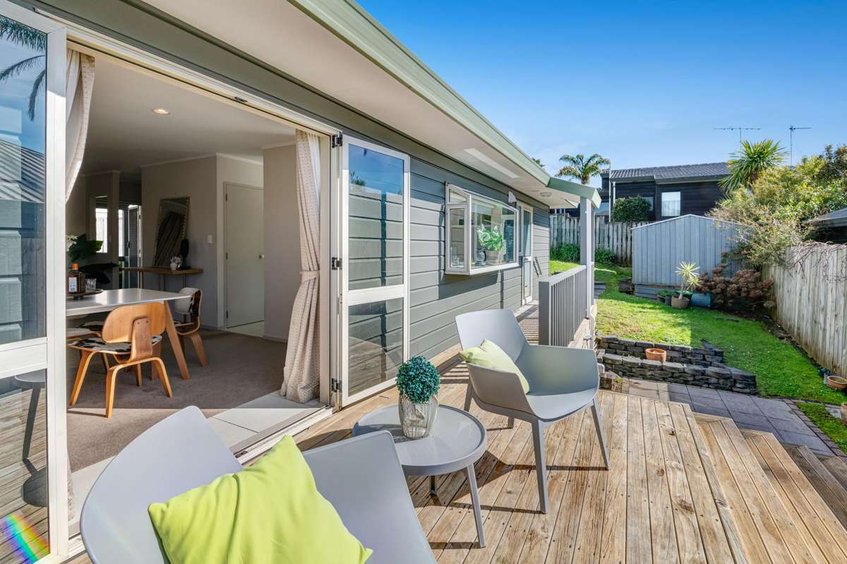 2/45 Unsworth Drive_3