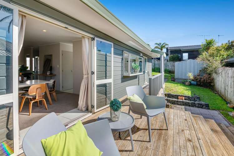 2/45 Unsworth Drive Unsworth Heights_7