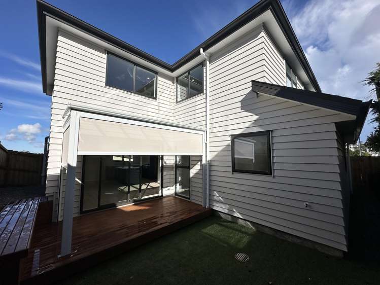 61B Totaravale Drive Totara Vale_11