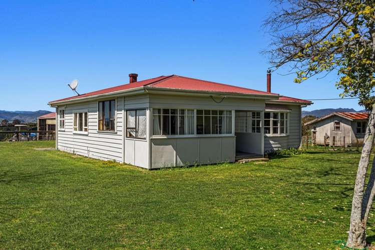 14,92,102 Dickinson Road Waiotahe_17