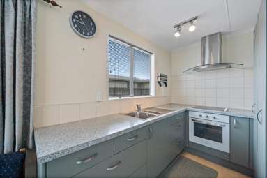 2/106 Bowmont Street_3